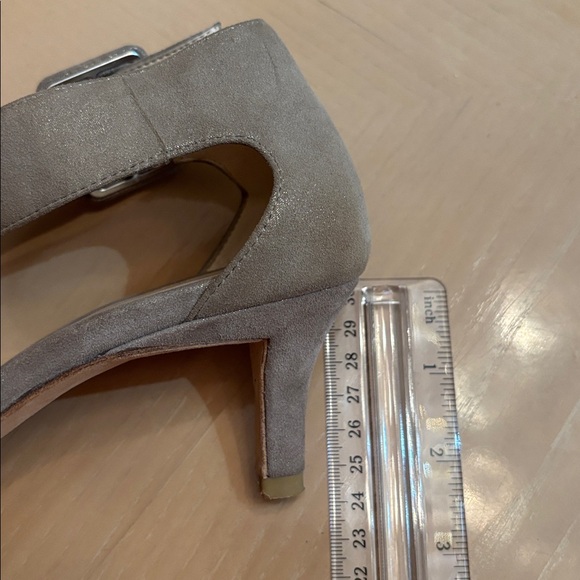 Pelle Moda Gold Metallic Berlin Brushed Leather Kitten Heel Pumps - Size 7.5 - Picture 9 of 9